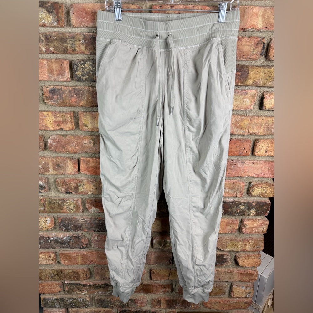Lululemon Athletica Dance Studio Jogger Pants Mid Rise Sz.8